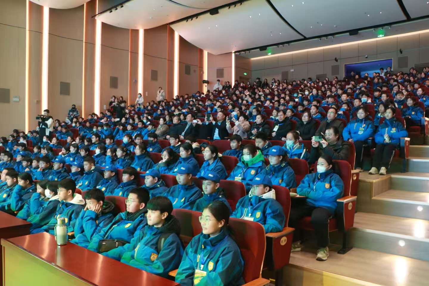 20241224我校举办枣庄四十一中“品书香雅韵,做书香少年”研学行开幕式3.jpg