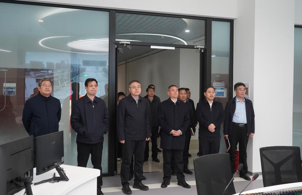 20250307左文市长来校洽谈博纳电影产业学院5.jpg