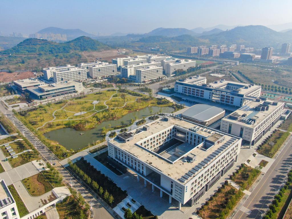 亚洲国产综合精品中文一区二区