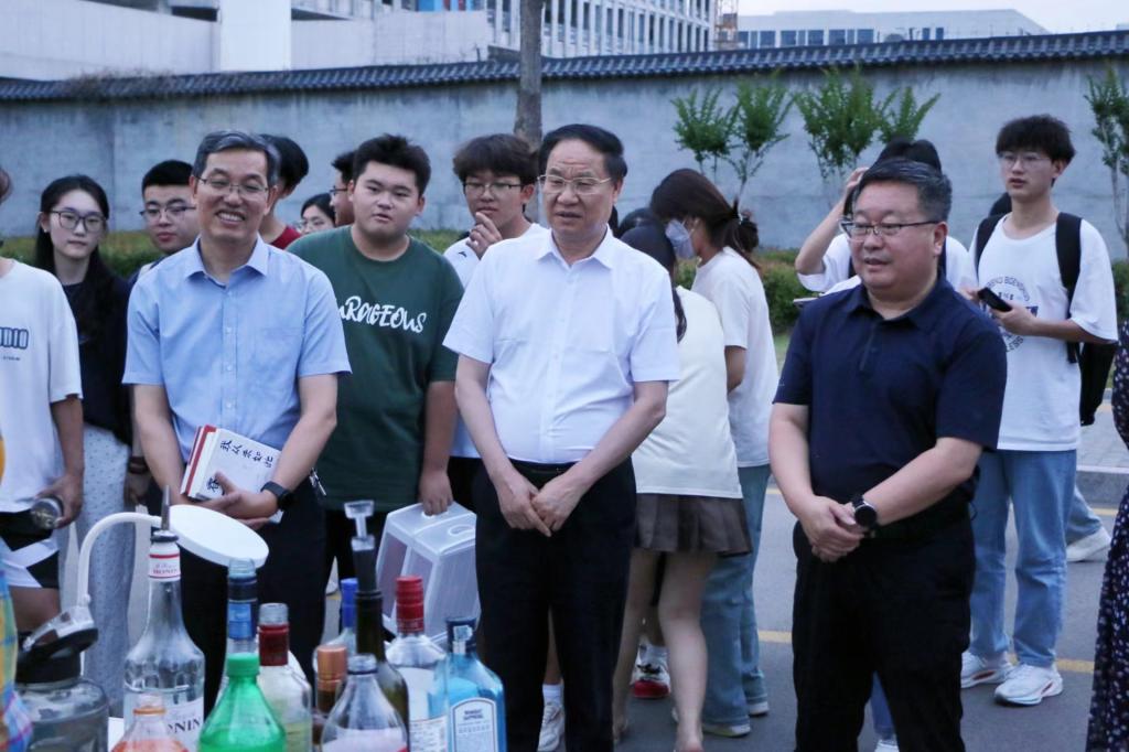 亚洲国产综合精品中文一区二区