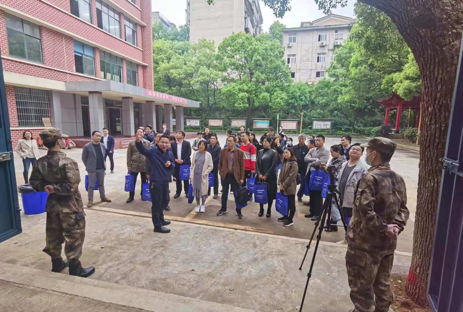 亚洲国产综合精品中文一区二区