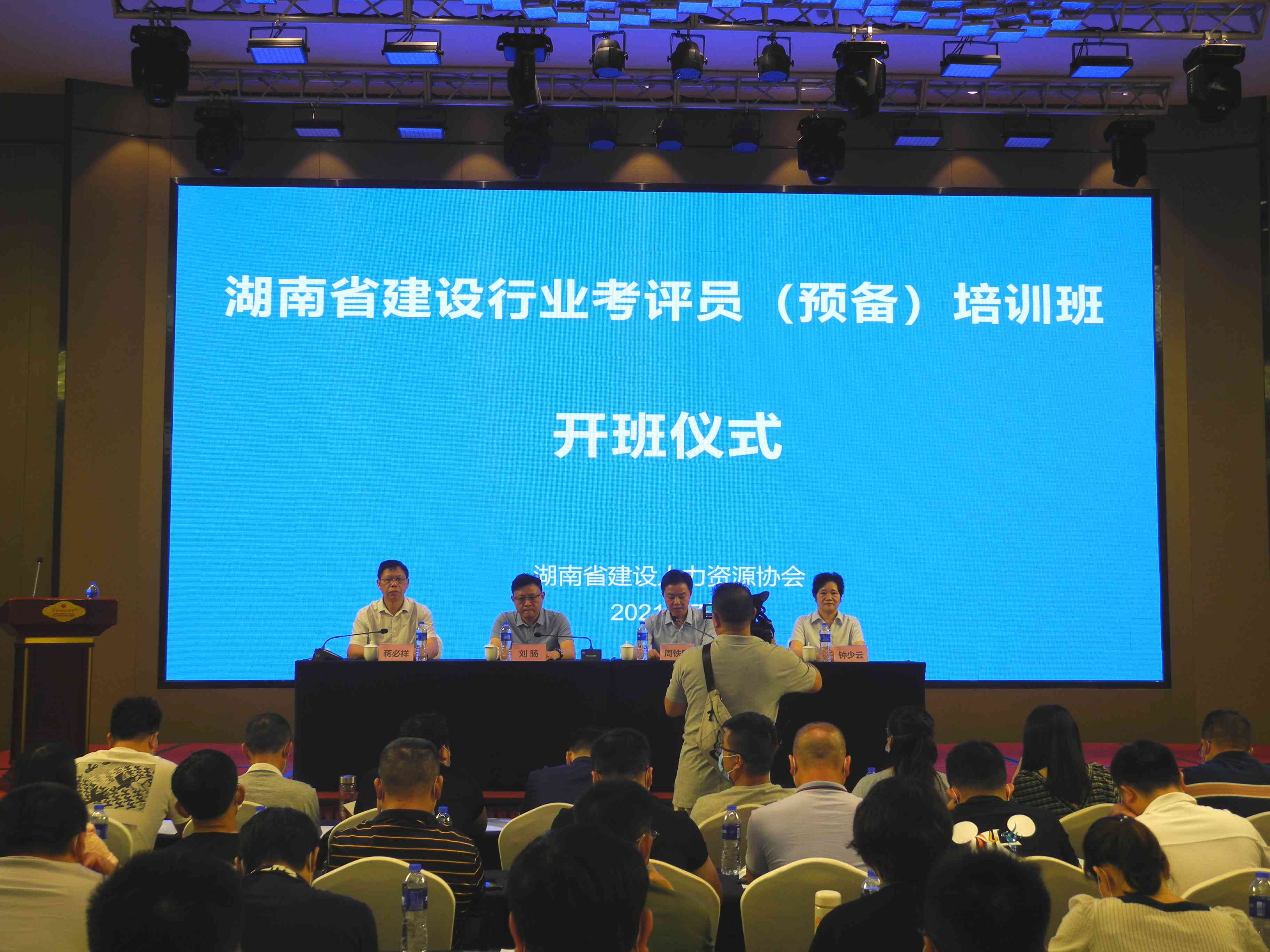 亚洲国产综合精品中文一区二区